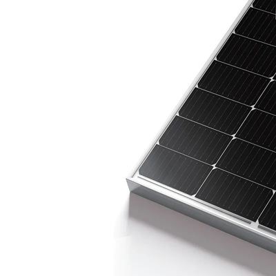 JA painéis solares mono 540W-565W módulo de meia célula com classificação de fusível de série máxima de 30A